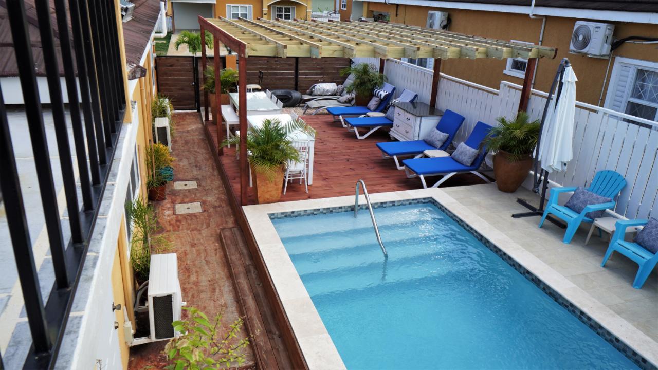 Exquisite, Fully furnished, Airconditioned House for sale in Belle Air