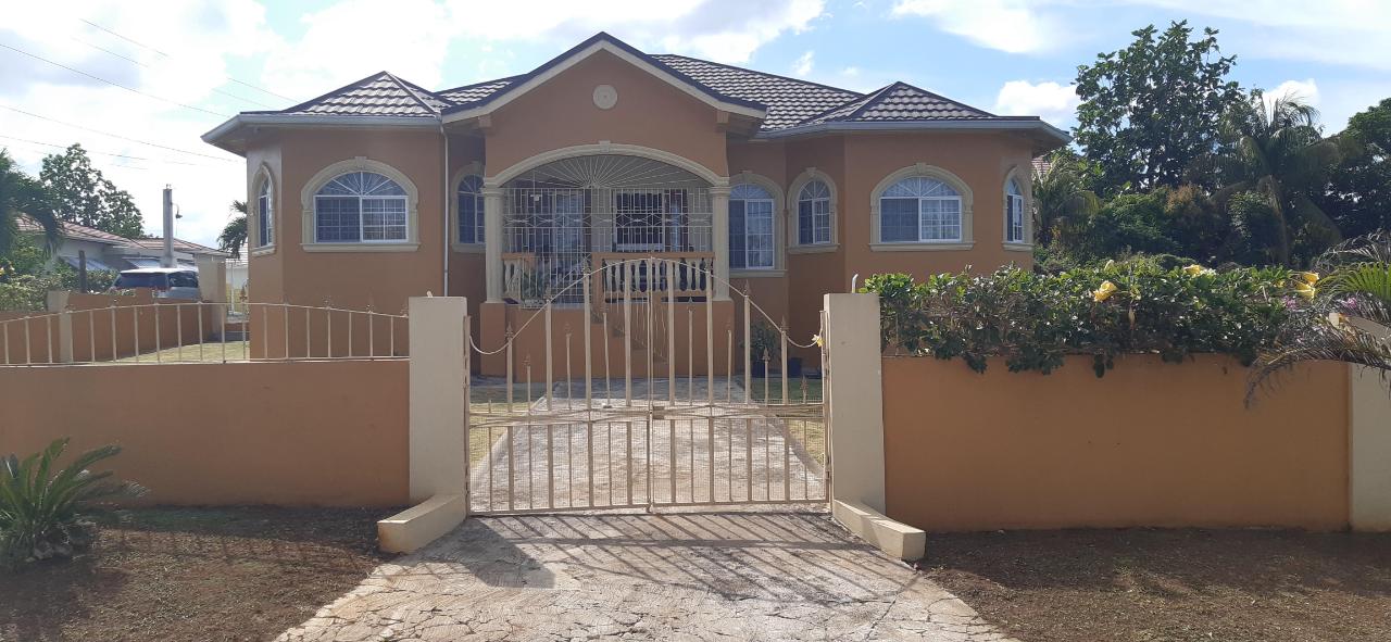 3 Bedroom 3 Bathroom House for sale in Beadles Boulevard, Santa Cruz ...