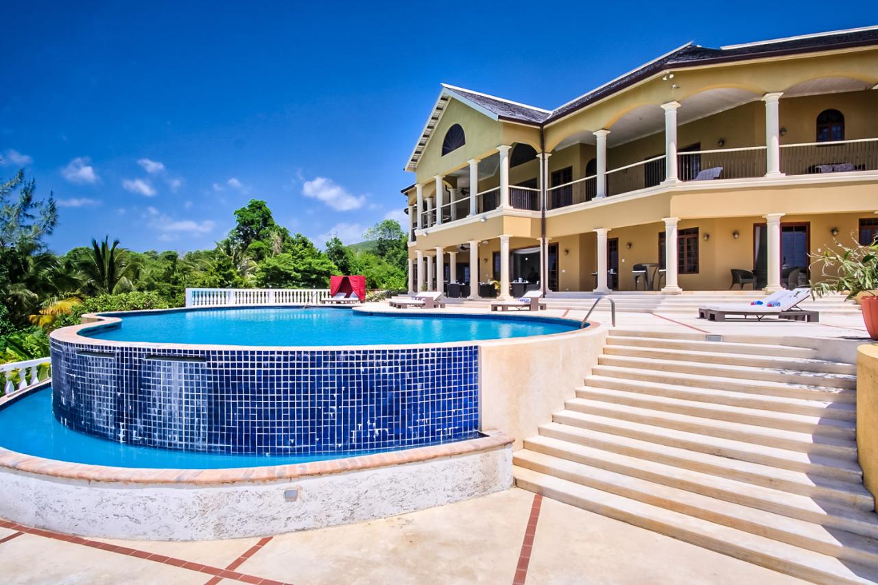 Luxurious 12 Bedroom 12 Bathroom Villa For Sale in Rose Hall Estate ...