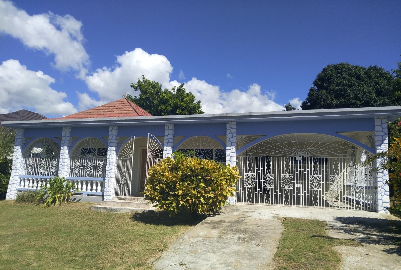 Lovely 3 Bedroom 2 Bathroom House For Sale in South Sea Park, Sandy ...