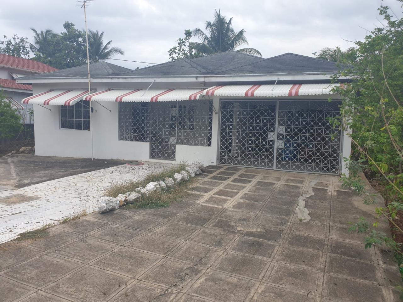 5 Bedroom 4 Bathroom House For Sale in West Park Avenue, May Pen ...