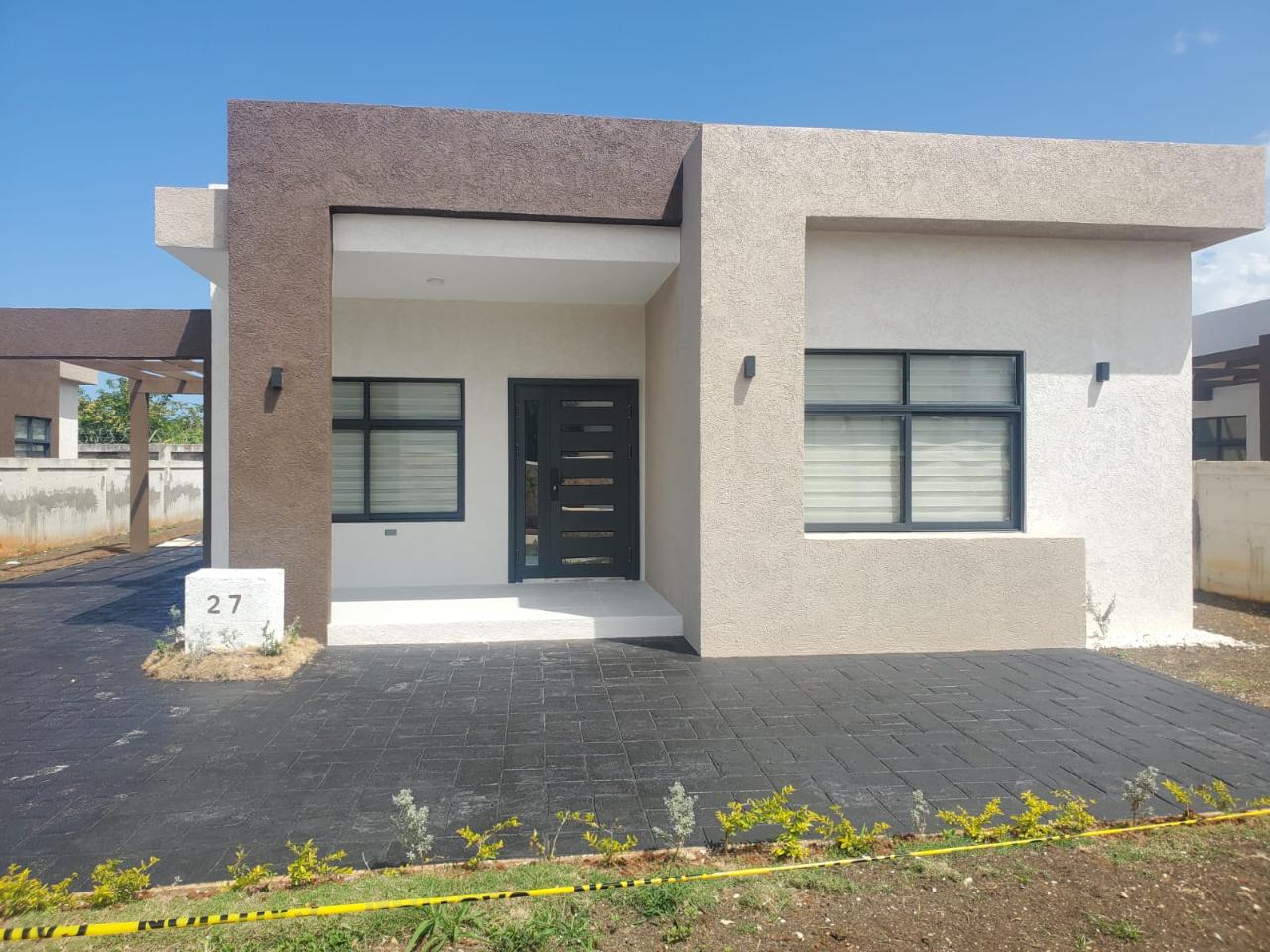 Unfurnished 3 Bedroom 3 1/2 Bathroom House For Rent in Pyramid Point ...