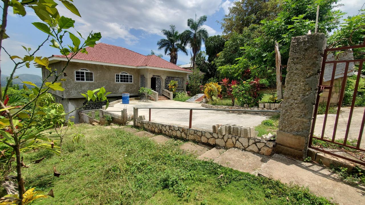 Unfinished 7 Bedroom 6 Bathroom House For Sale on Stanmore Terrace, Red