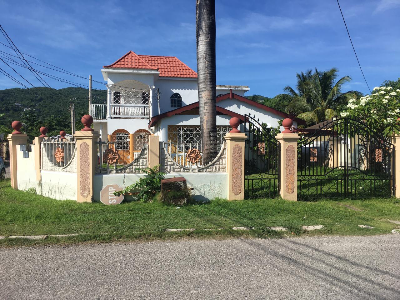 Stunning 7 Bedroom 5 Bathroom House For Sale in Bogue Village, Montego