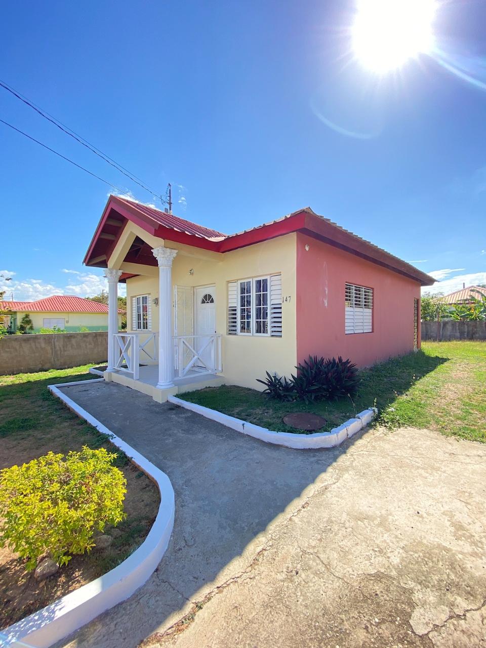 Gated Community 2 Bedroom 1 Bathroom House for rent On Renee Avenue