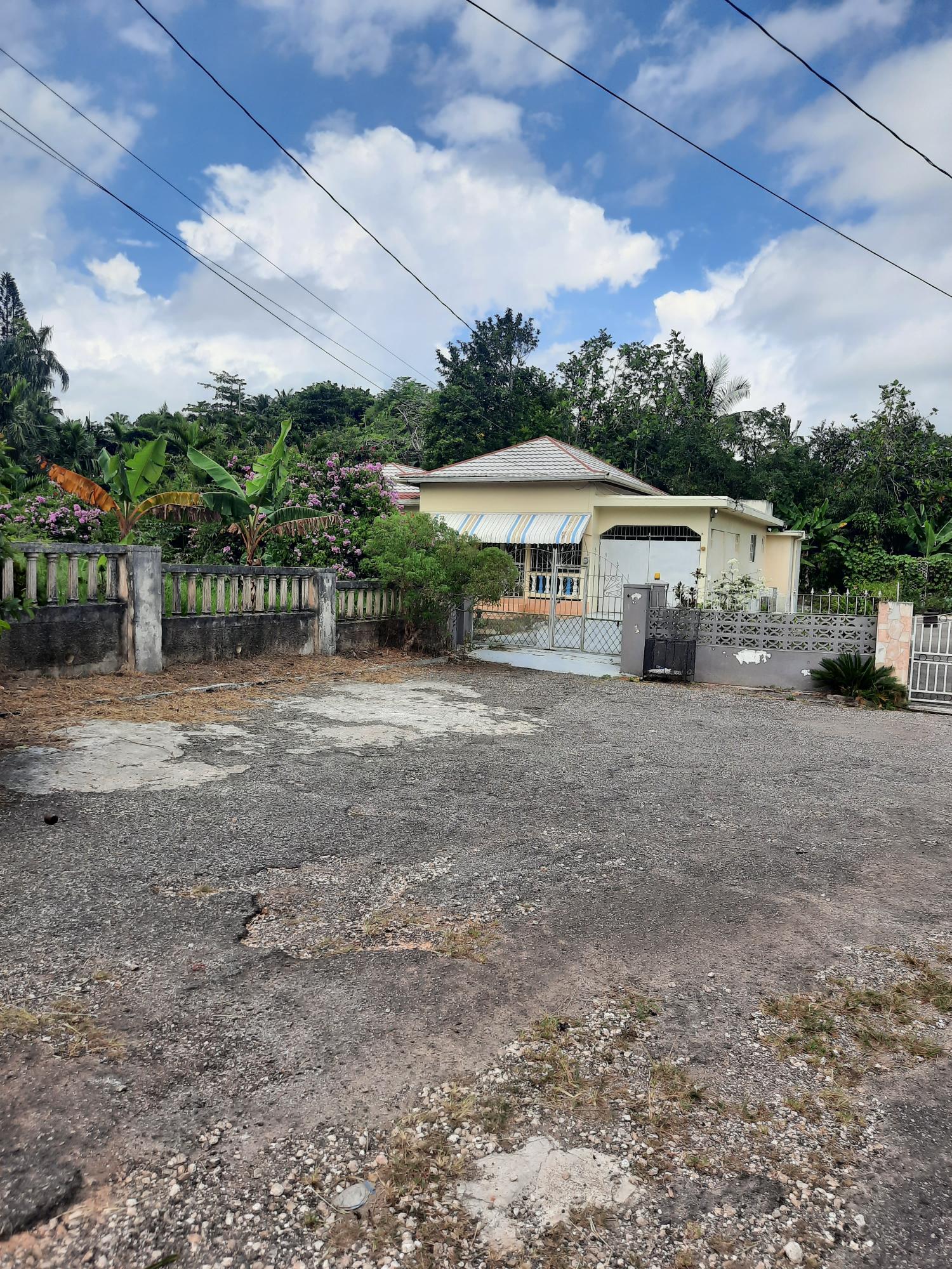 4 Bedroom 3 Bathroom Home at 7 Gordon Vale, Mandeville