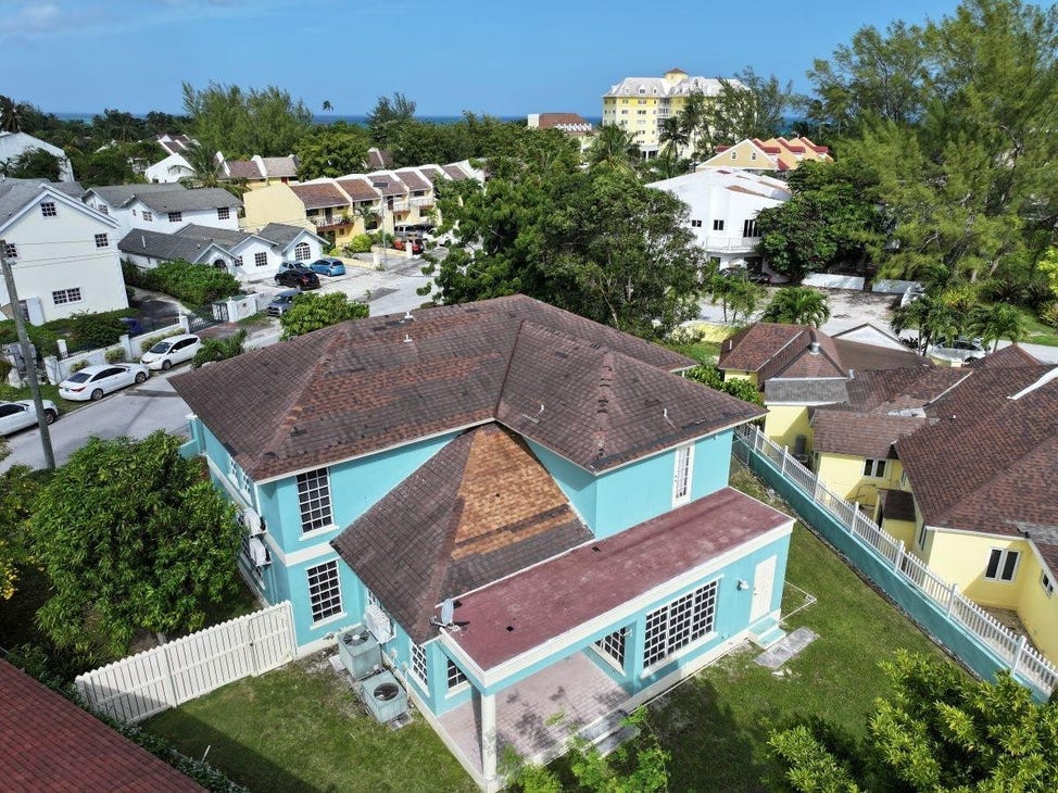 4 Bed 6 Bath Home on Devonshire Drive, Westward Villas Subdivision, Bahamas