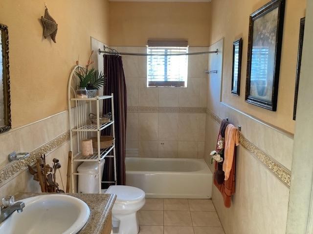 3 Bed 2 Bath home at 14 Opulent Drive, Bahamas