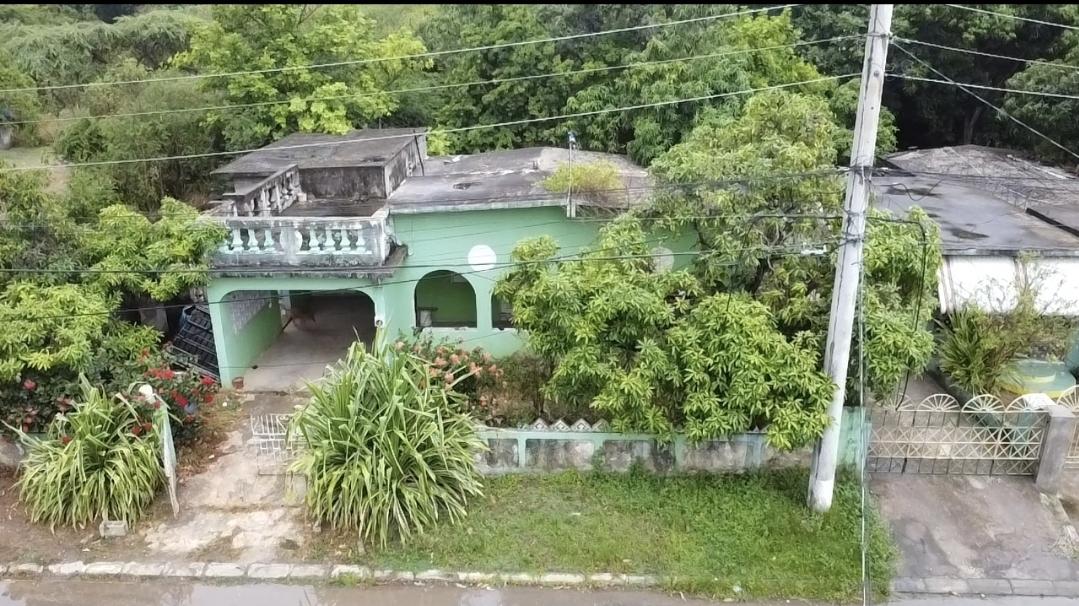 3 bedroom 1 bathroom fixer upper in Mcfarlane Crescent St. Catherine