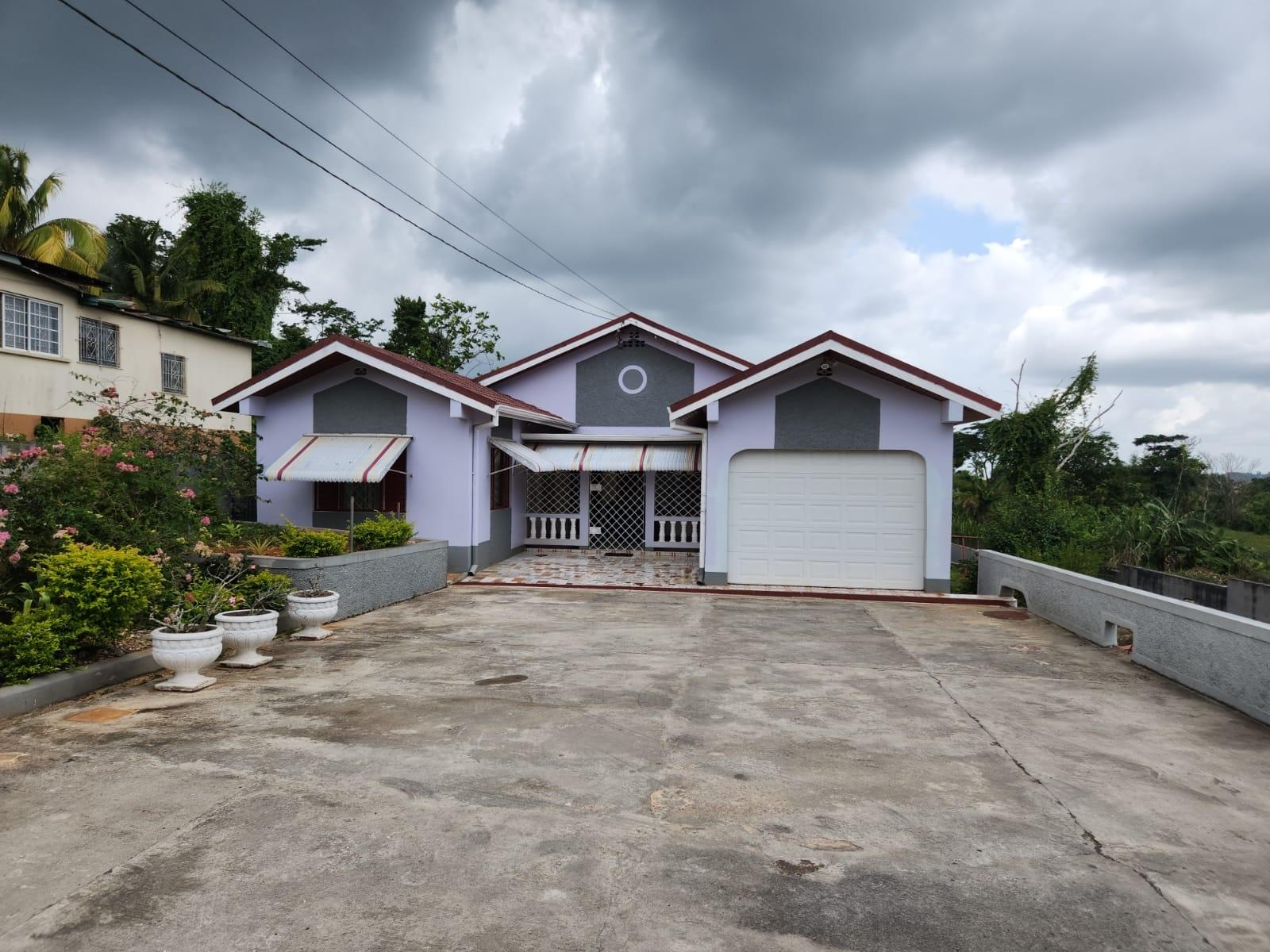Lovely 4 bedrooms 3 bathroom home in Hanbury, Ingleside, Mandeville